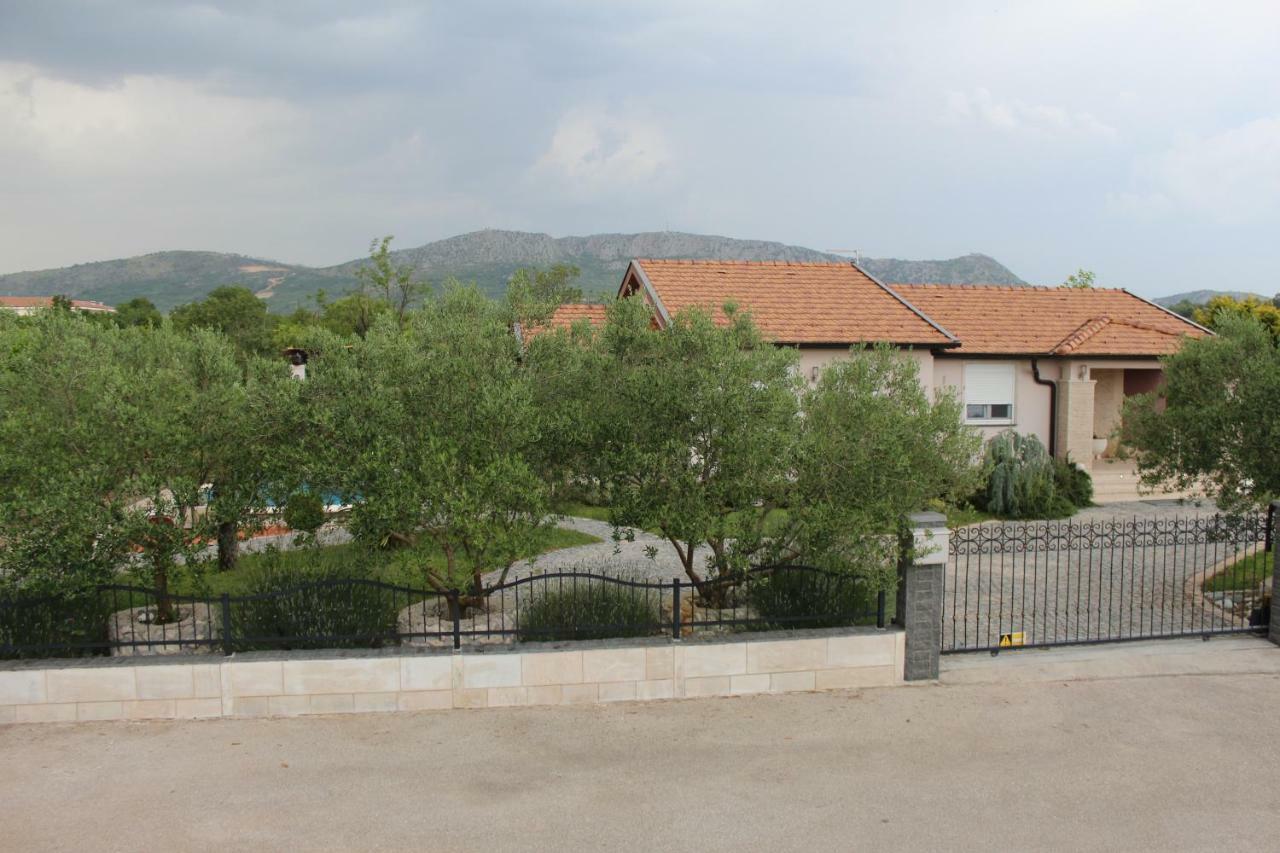 Villa Aleksandra Ljubuski Ngoại thất bức ảnh